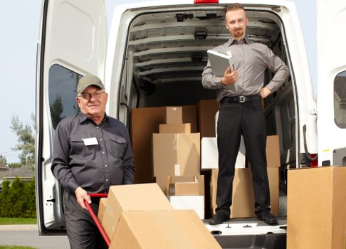 Moving truck service in Nottinghill on a residential street