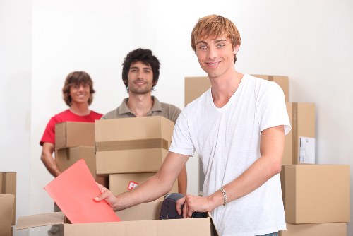 Apartment relocation using a removal van in Notting Hill